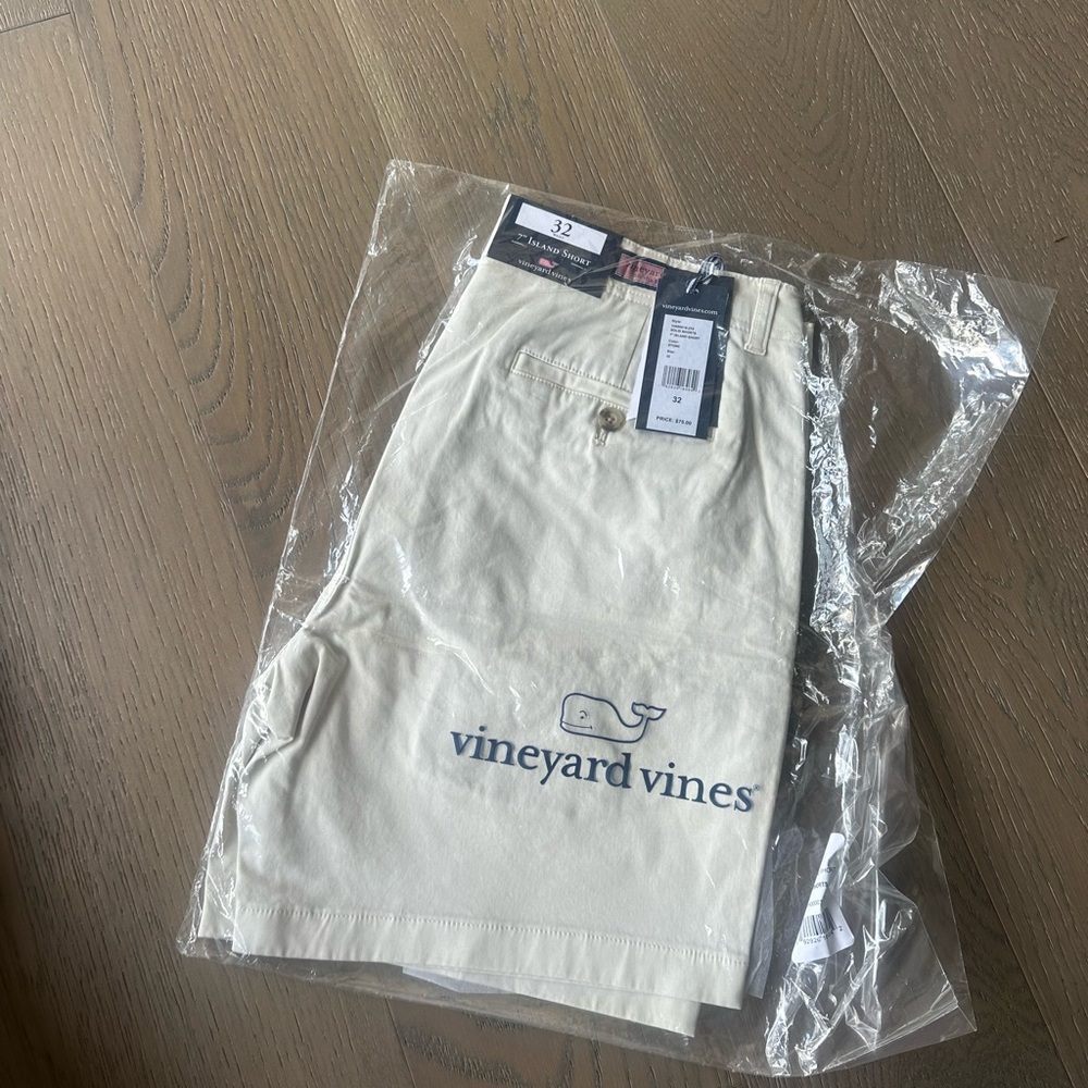 Vineyard Vines Cream 7” Island Men's Shorts